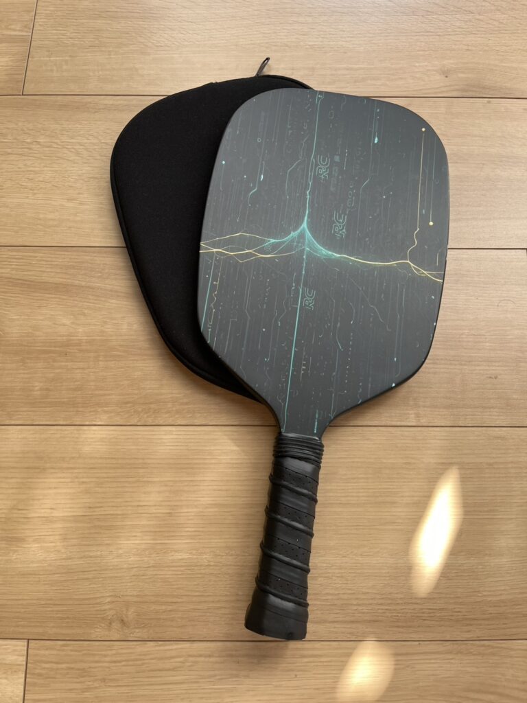 1年で11kg痩せた私が2年半通って確信。ティップネス「MOVE BODY FIGHT」と50代のリアルな活用術 ピックルボールのパドル